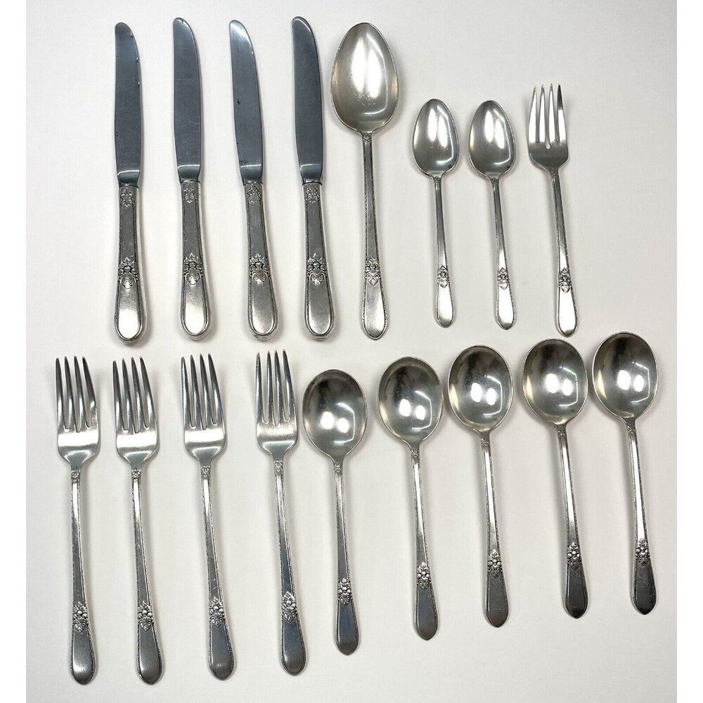 17pc Wm Rogers IS Silverplate MEMORY HIAWATHA Flatware Knives Forks Spoons FLAWS
